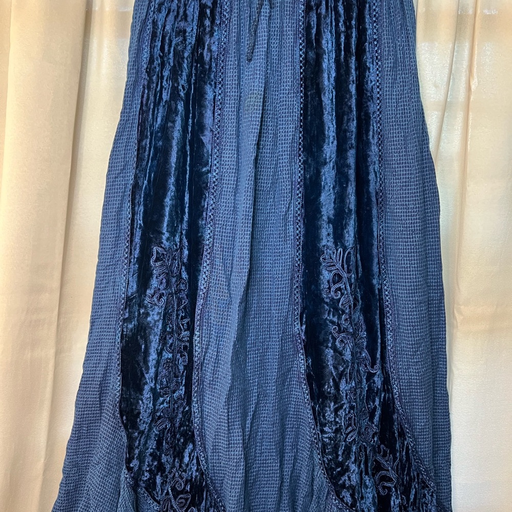 Women's One Size Velour/Velvet Blue Skirt and Shirt Set with Embroidering - Picture 6 of 13